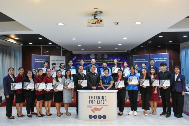 วิทยาลัยอาชีวศึกษาธนบุรี ได้จัดโครงการอบรมเชิงปฏิบัติการ Learning for Life “การประกอบอาชีพบาร์เทนเดอร์”